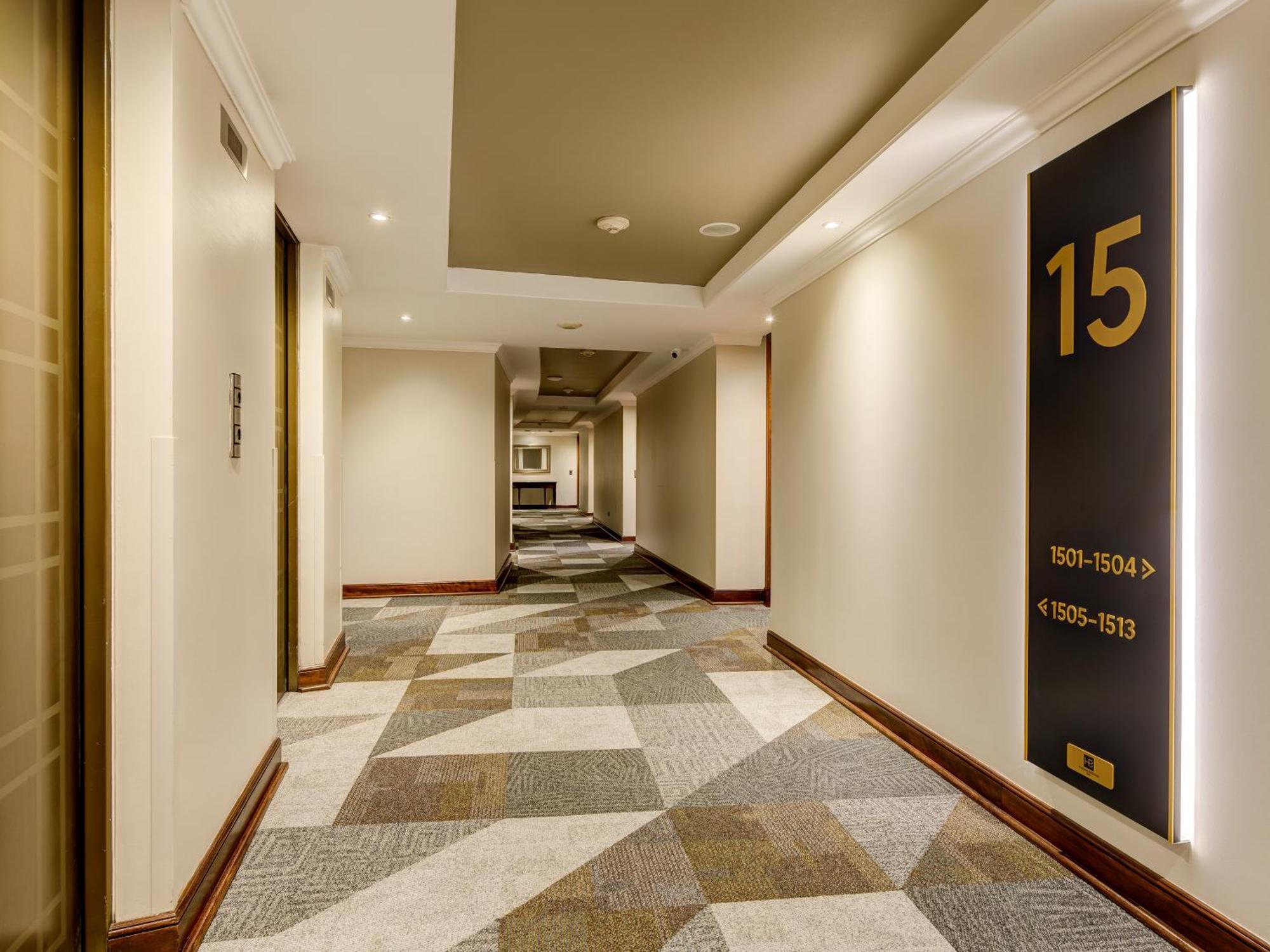 Plaza El Bosque Ebro Hotel Сантяго Екстериор снимка Corridor