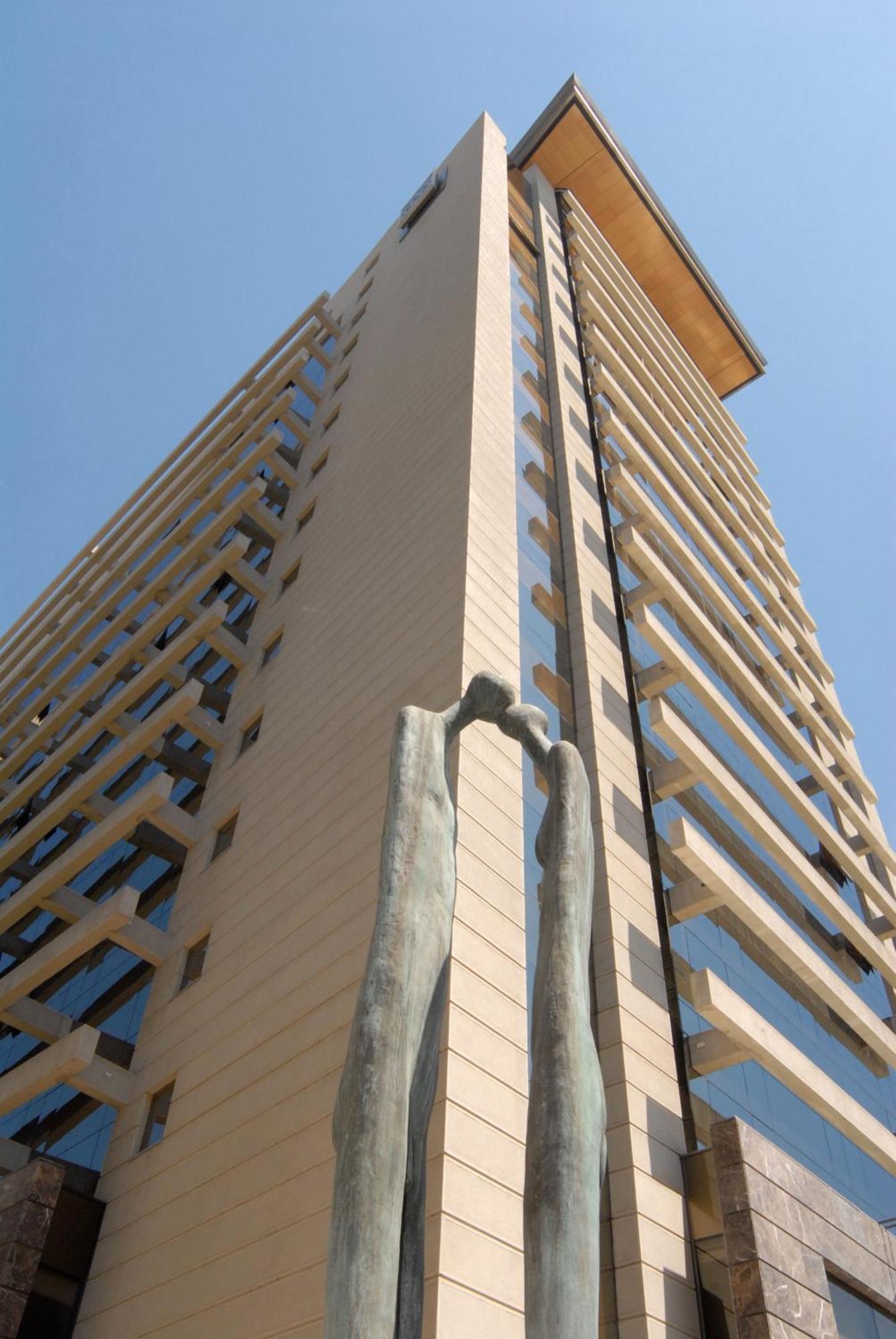Plaza El Bosque Ebro Hotel Сантяго Екстериор снимка The building
