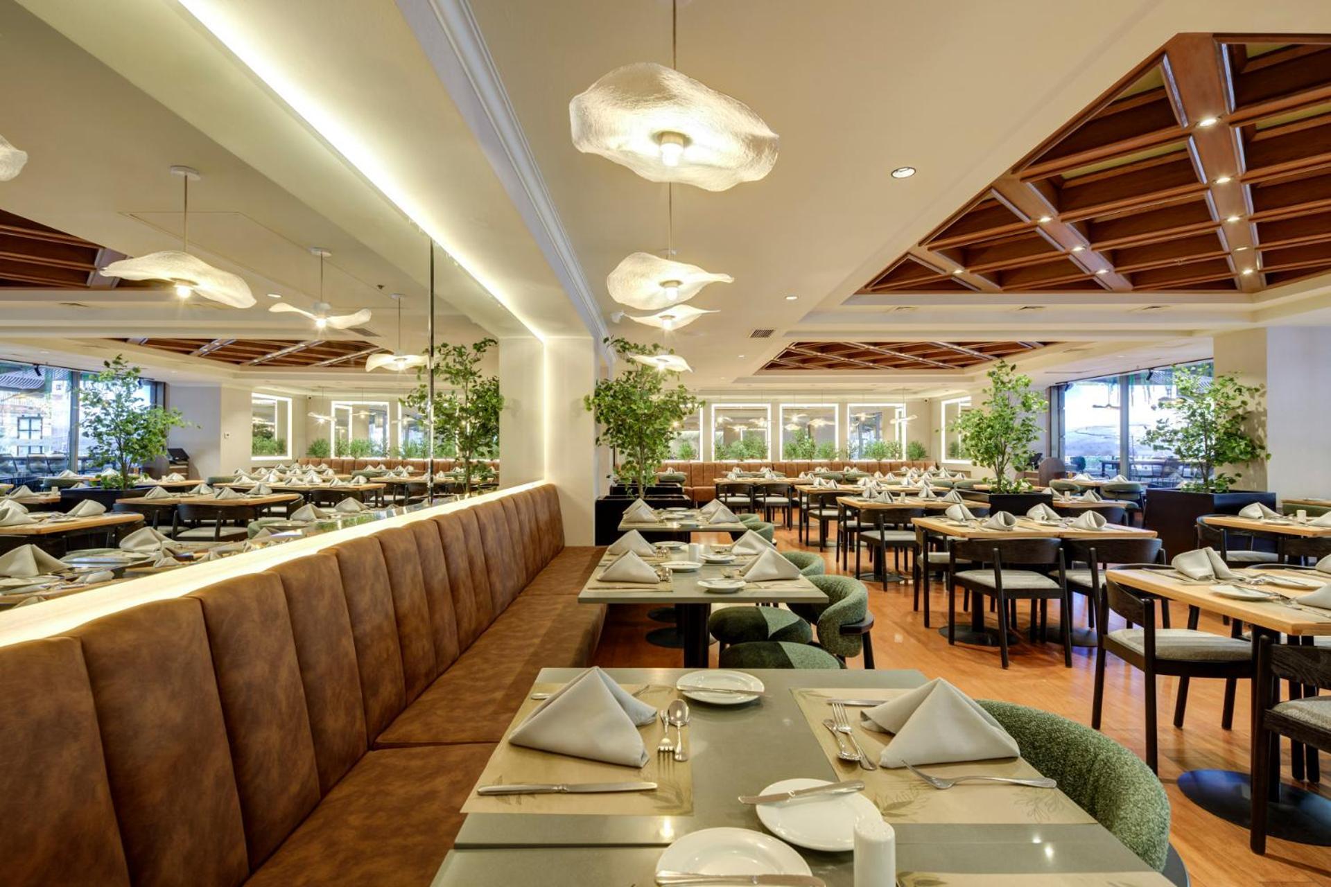 Plaza El Bosque Ebro Hotel Сантяго Екстериор снимка