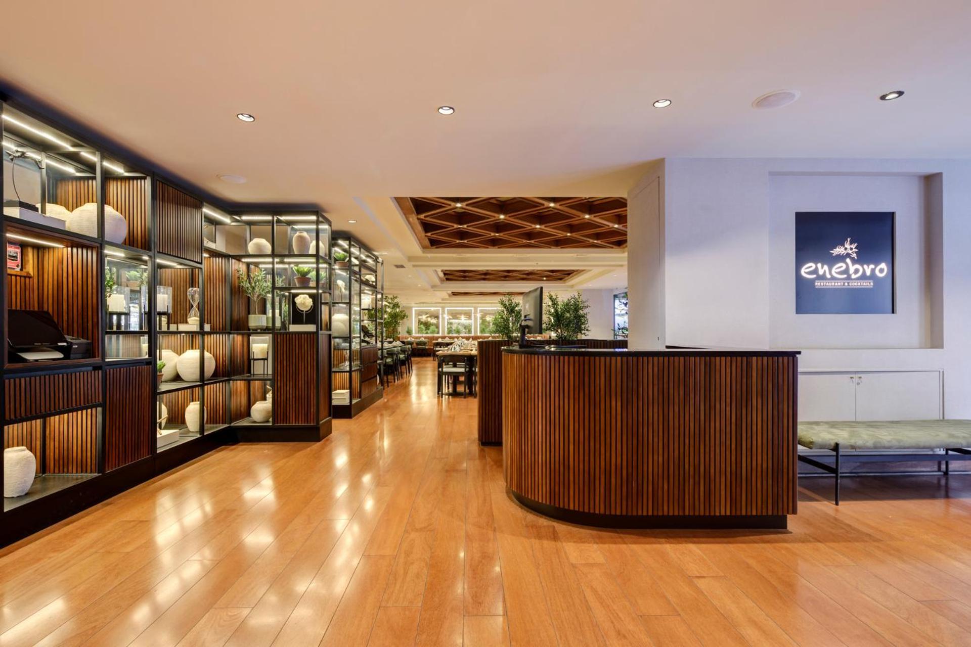 Plaza El Bosque Ebro Hotel Сантяго Екстериор снимка